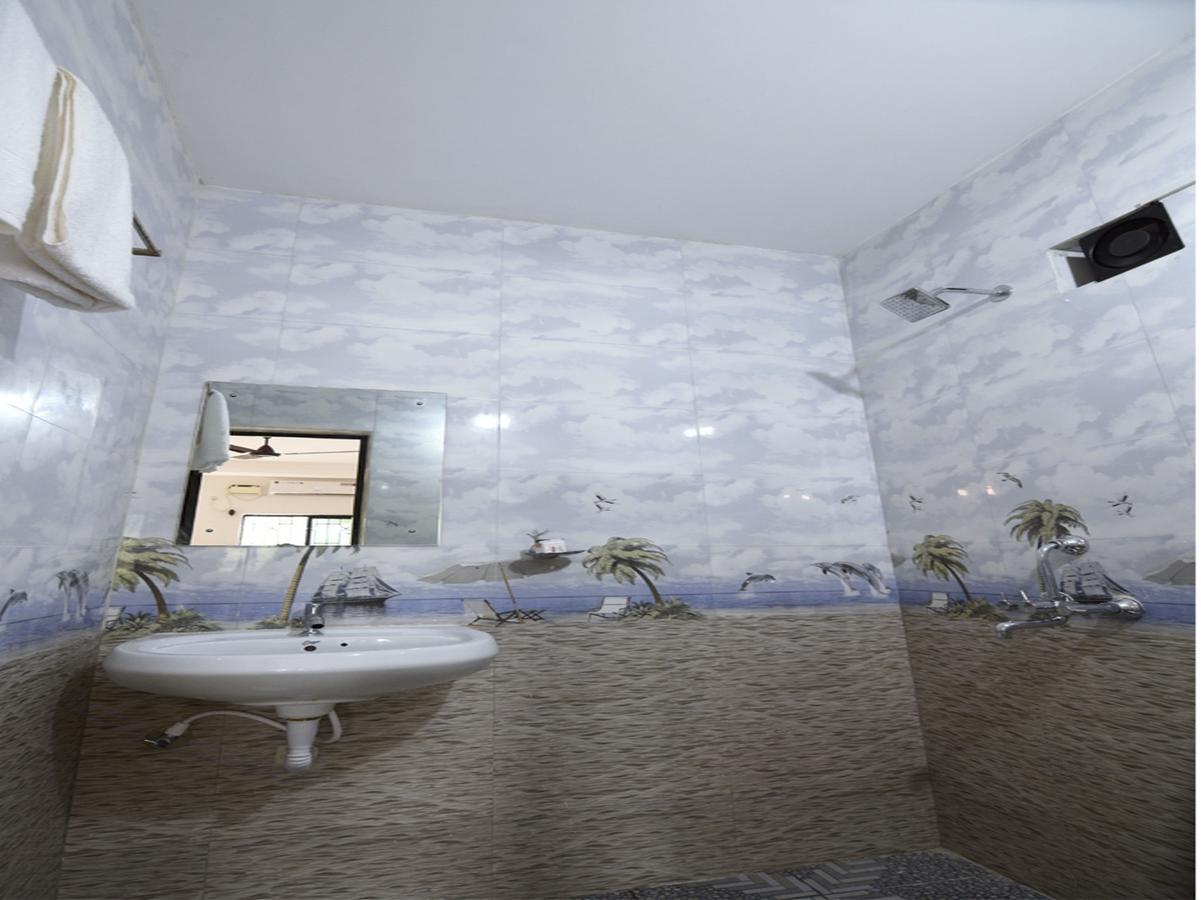 Frank Guest House Baga Ngoại thất bức ảnh